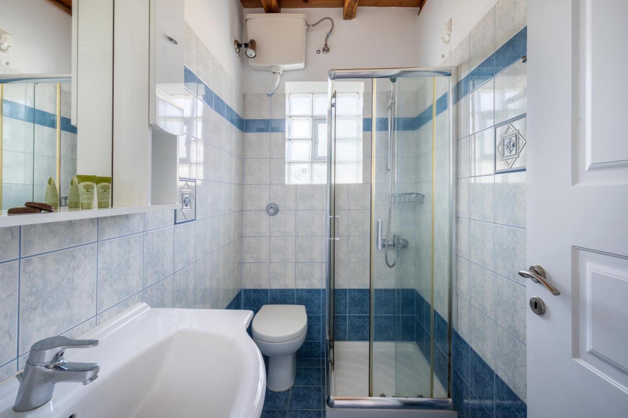 Galazio Seaside Apartments Livadakia 客房 照片