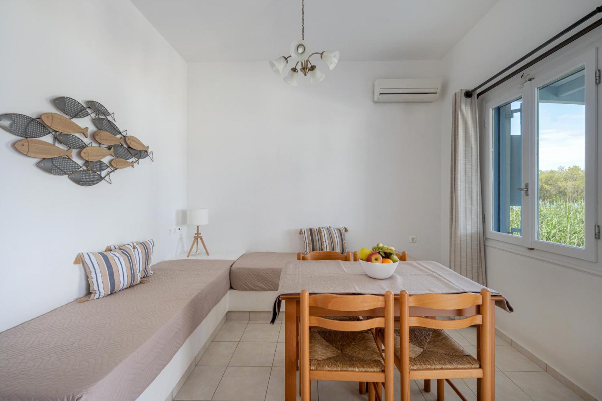 Galazio Seaside Apartments Livadakia 外观 照片