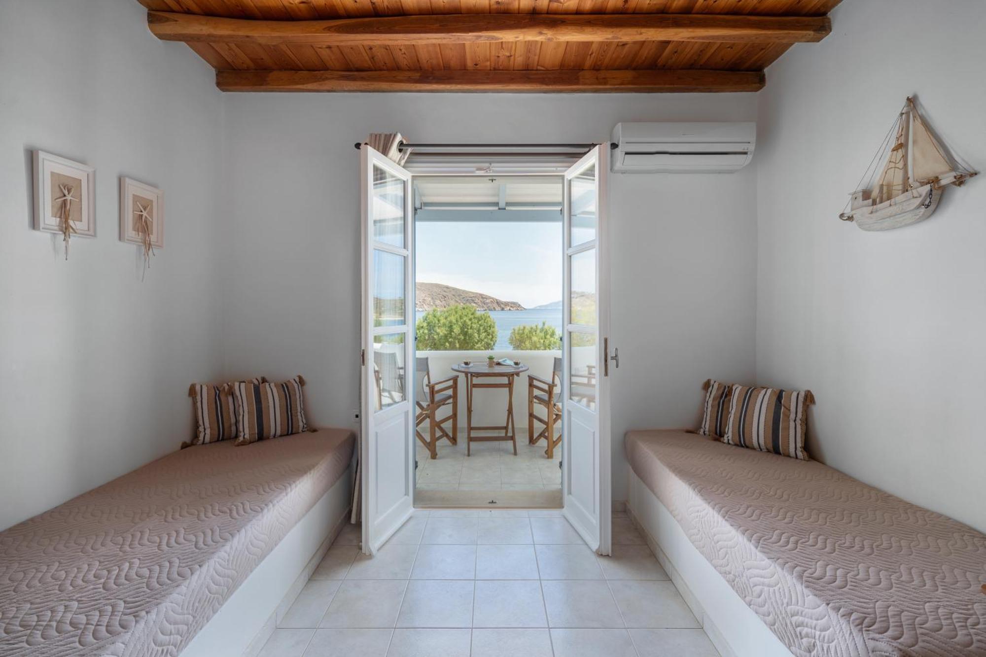 Galazio Seaside Apartments Livadakia 外观 照片