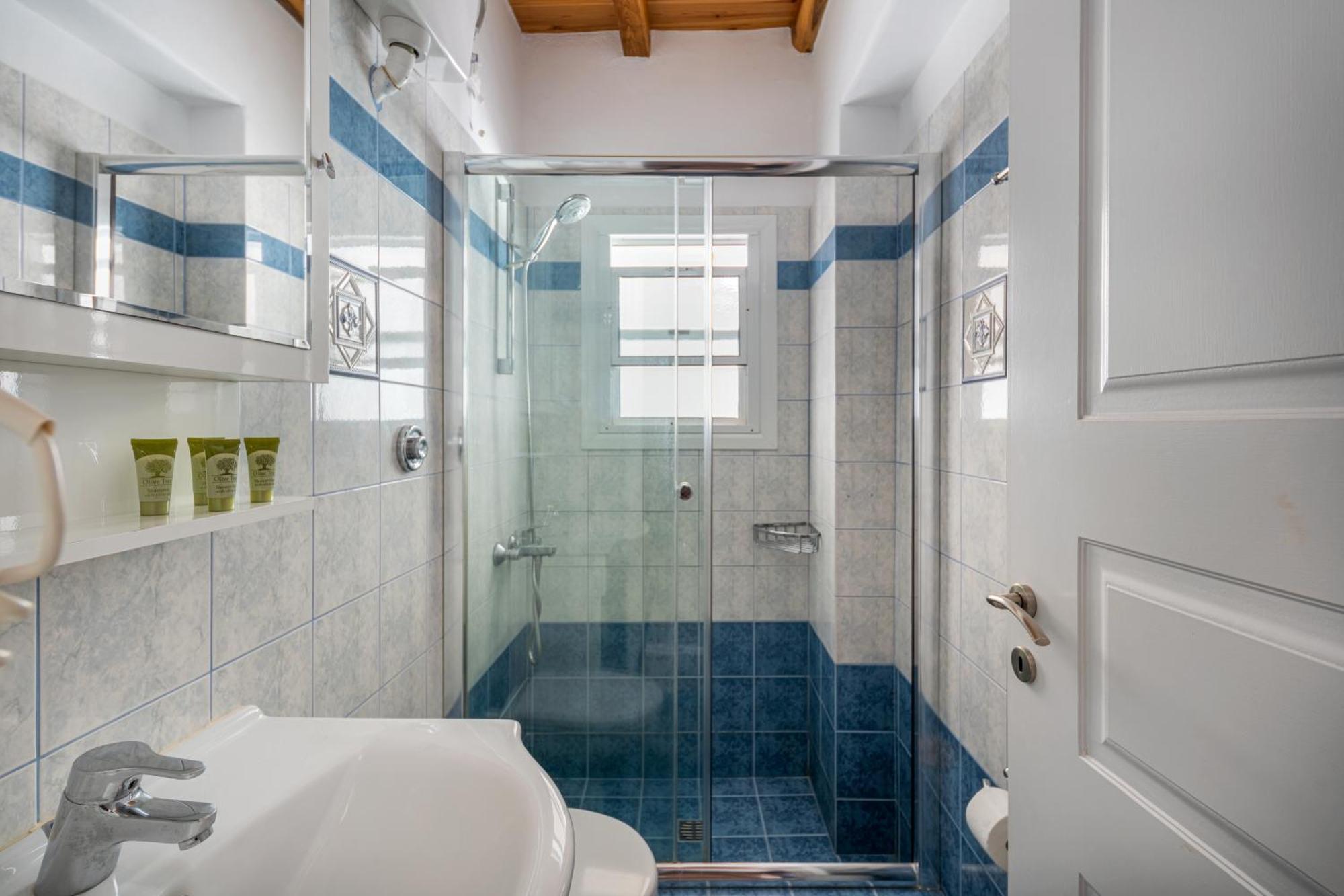 Galazio Seaside Apartments Livadakia 客房 照片