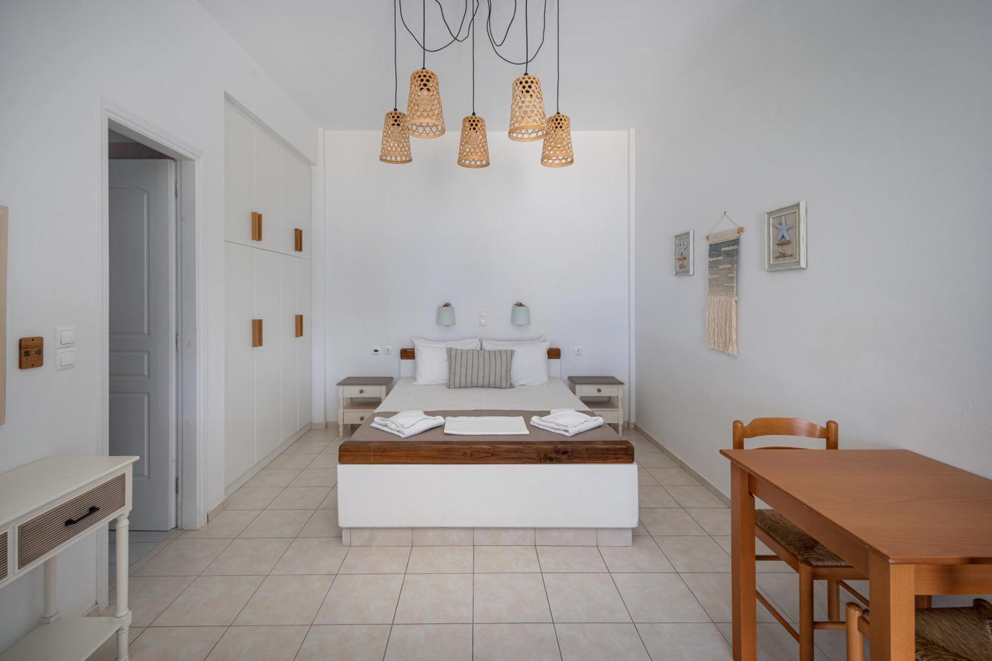 Galazio Seaside Apartments Livadakia 外观 照片